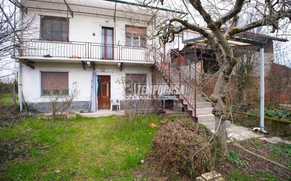 casa indipendente in vendita a Tornaco
