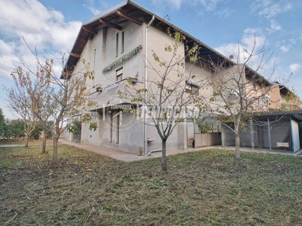 casa indipendente in vendita a Tornaco