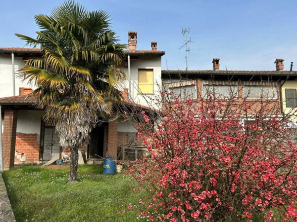 casa indipendente in vendita a Tornaco