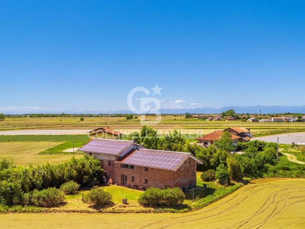 casa indipendente in vendita a Tornaco