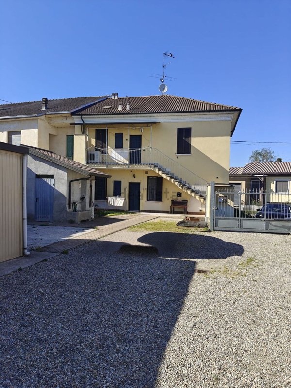 casa indipendente in vendita a Tornaco