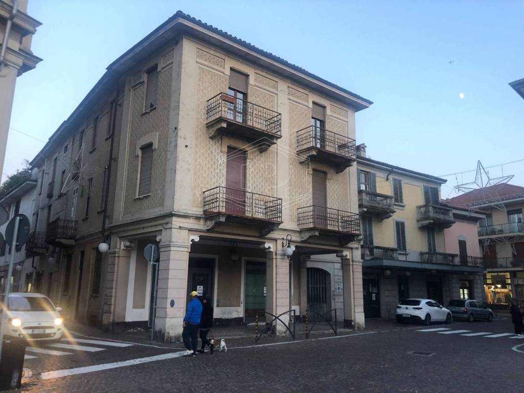 negozio in vendita a Trecate