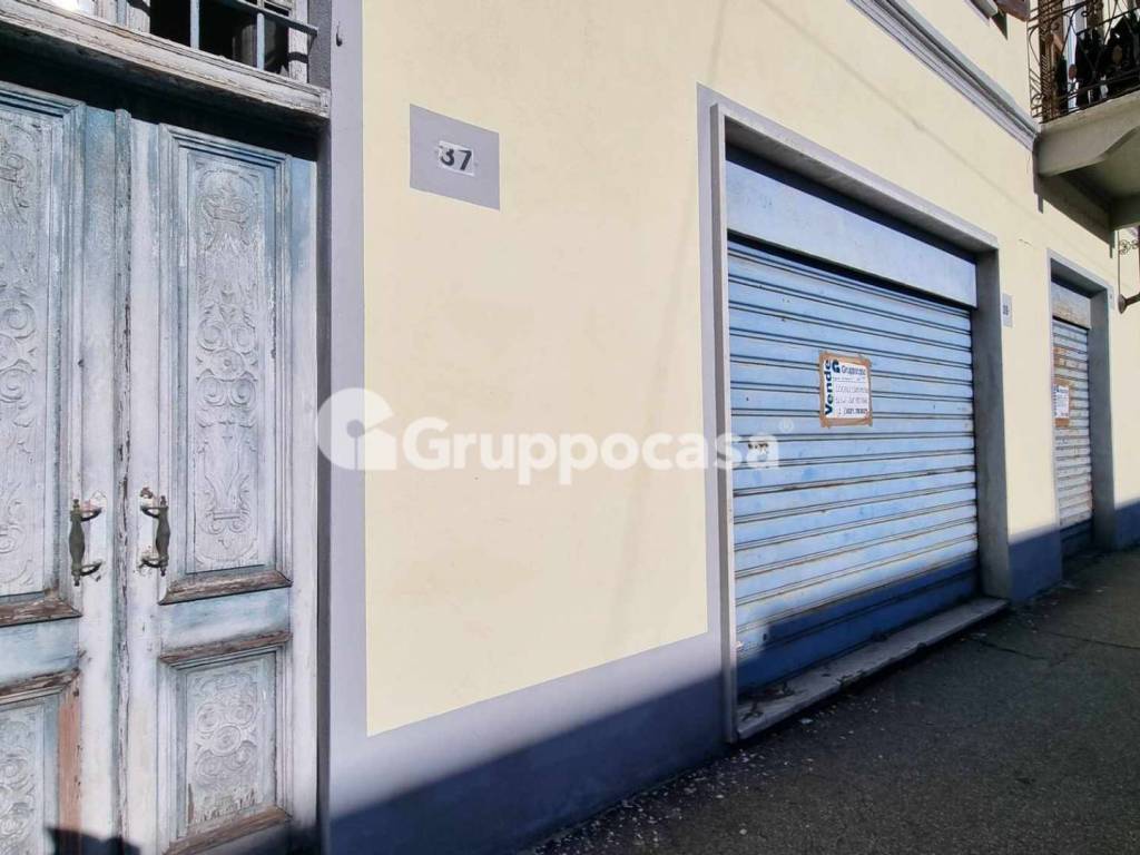 negozio in vendita a Trecate