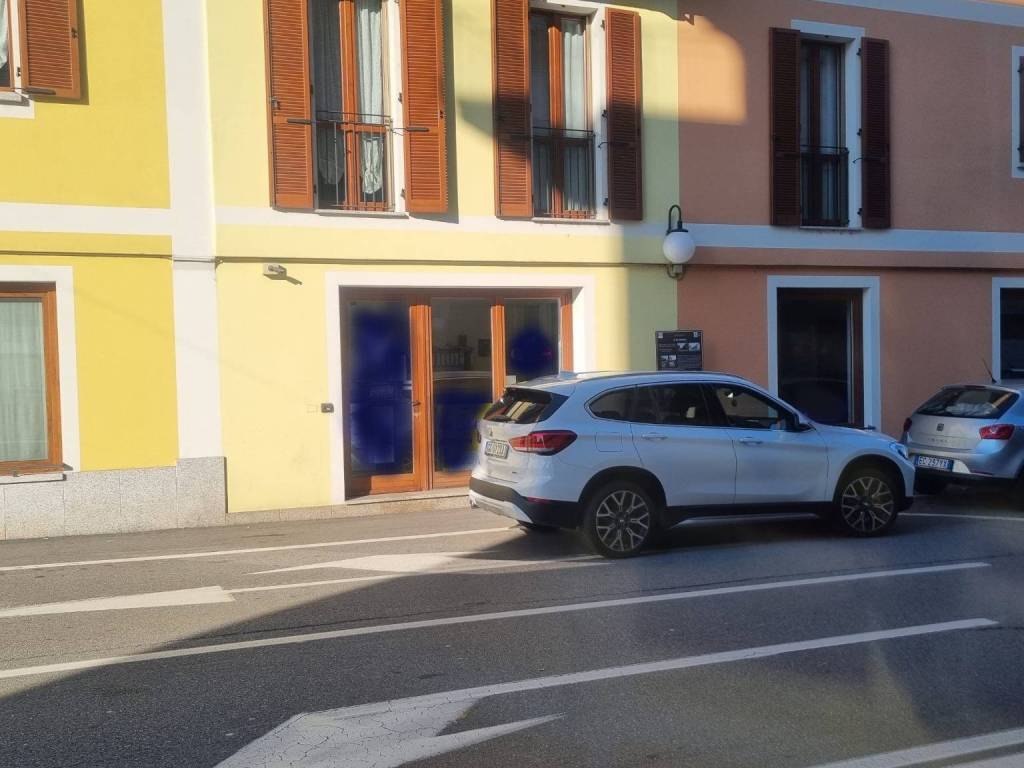 negozio in vendita a Trecate
