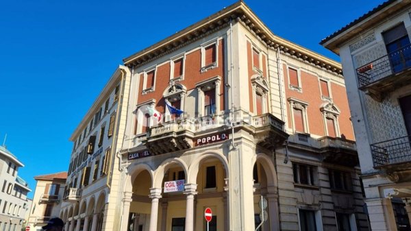 locale commerciale in vendita a Trecate