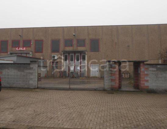 casale in vendita a Trecate in zona San Martino