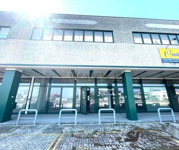 ufficio in vendita a Trecate