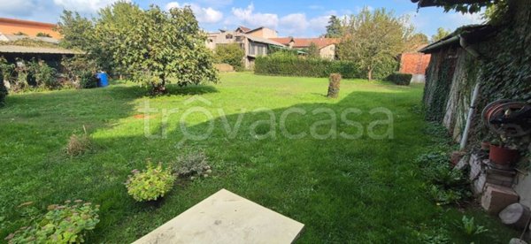 casa indipendente in vendita a Trecate