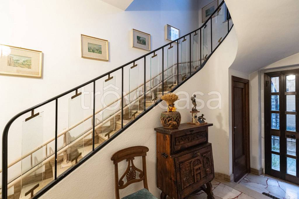 casa indipendente in vendita a Trecate