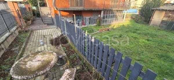 casa indipendente in vendita a Trecate