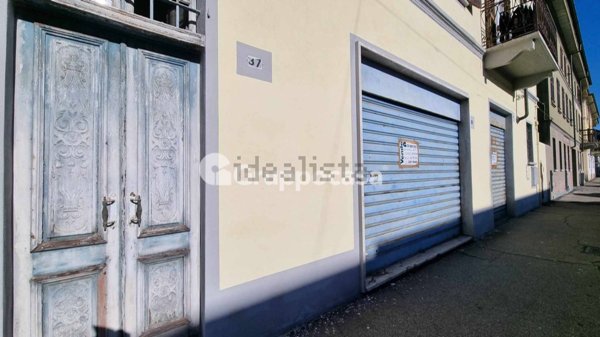 locale commerciale in vendita a Trecate