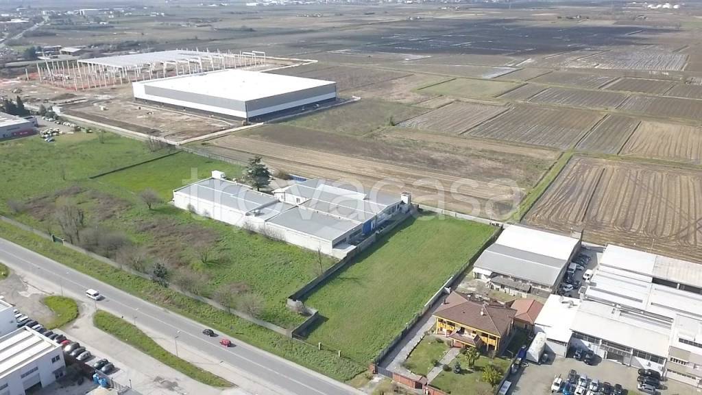 terreno edificabile in vendita a Trecate