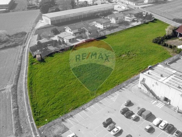 terreno agricolo in vendita a Trecate