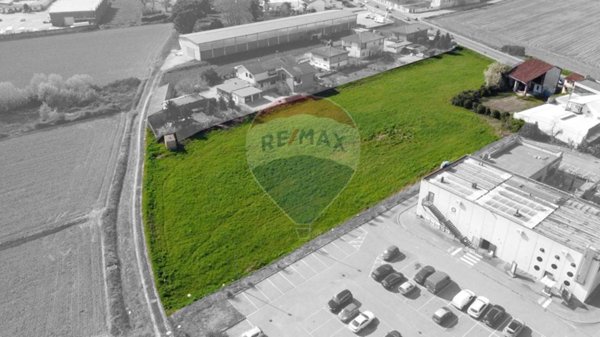 terreno agricolo in vendita a Trecate