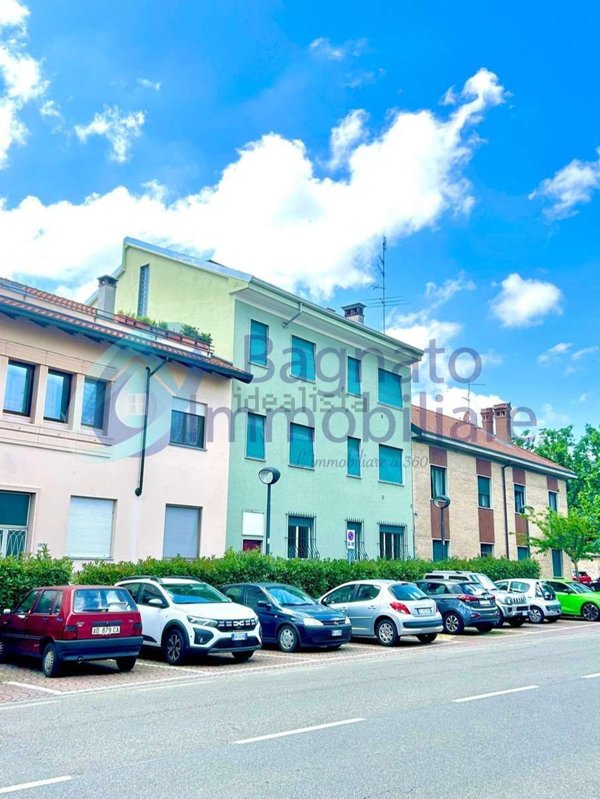 casa indipendente in vendita a Trecate
