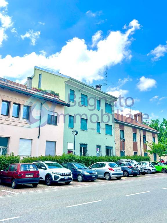 casa indipendente in vendita a Trecate