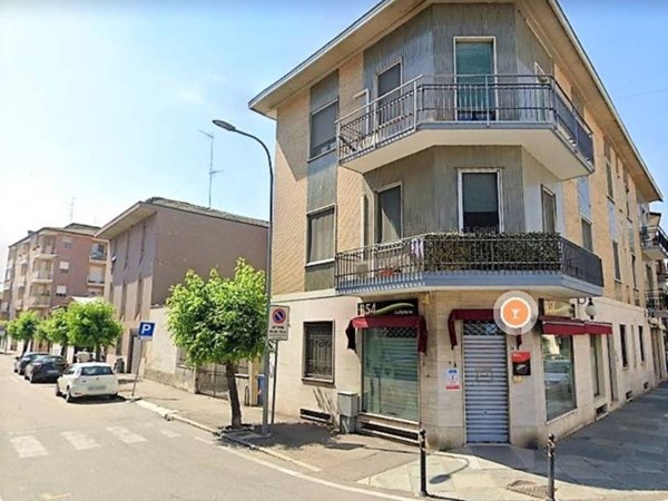 negozio in vendita a Trecate