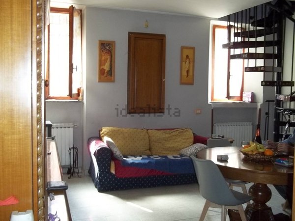 casa indipendente in vendita a Trecate