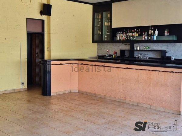 locale commerciale in vendita a Trecate