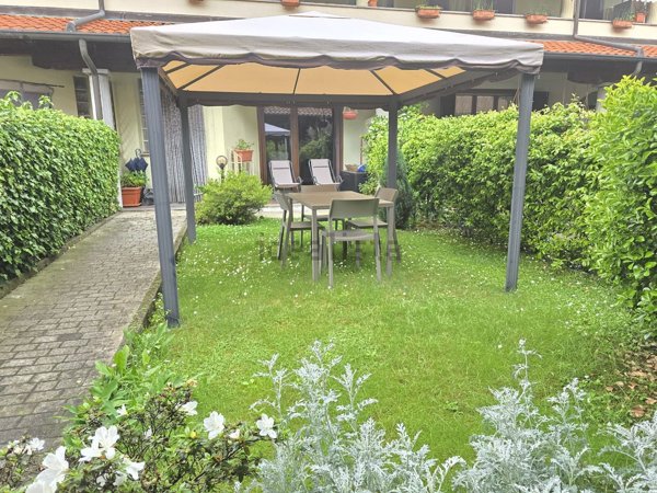 casa indipendente in vendita a Trecate