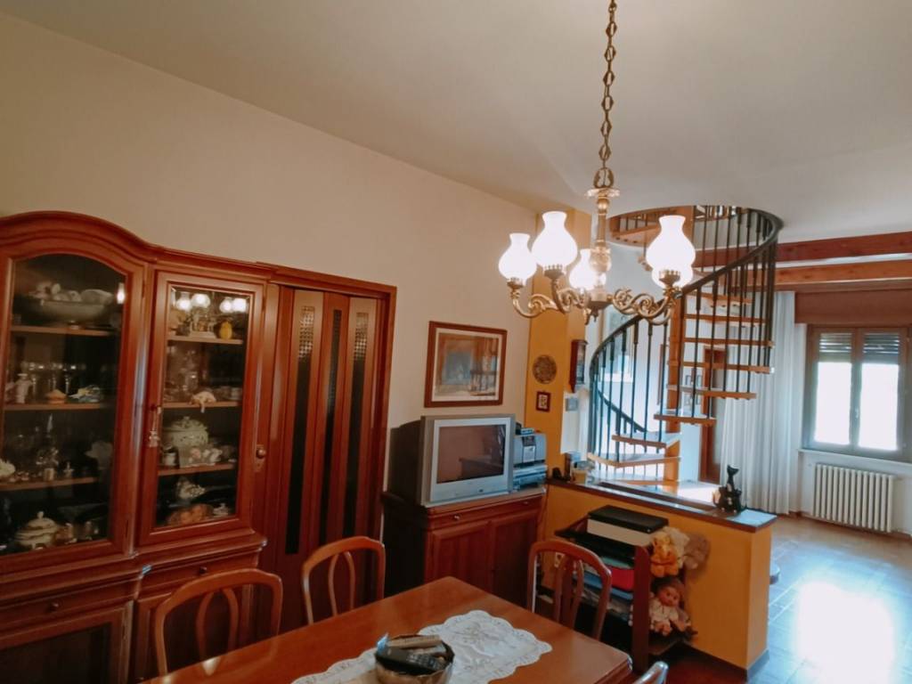 casa indipendente in vendita a Trecate