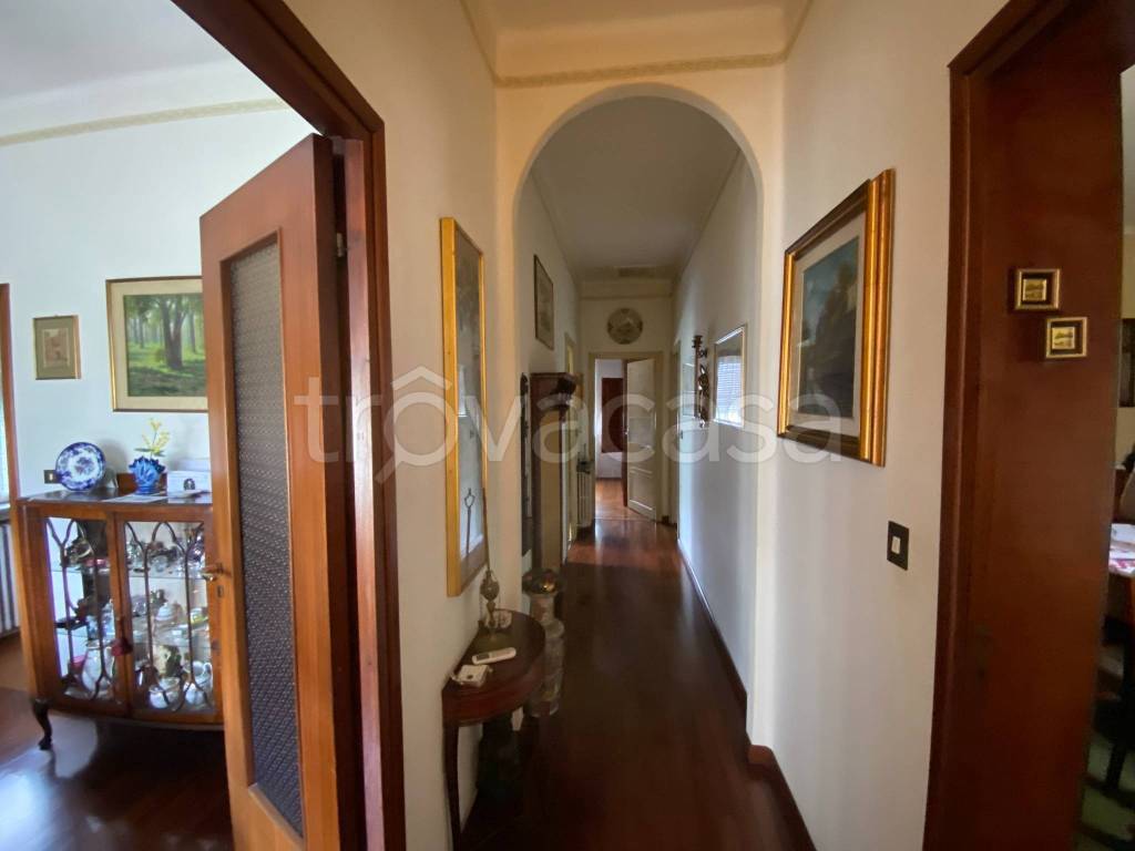 casa indipendente in vendita a Trecate