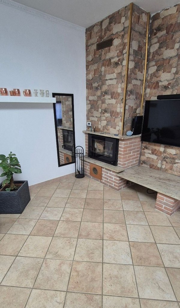 casa indipendente in vendita a Trecate