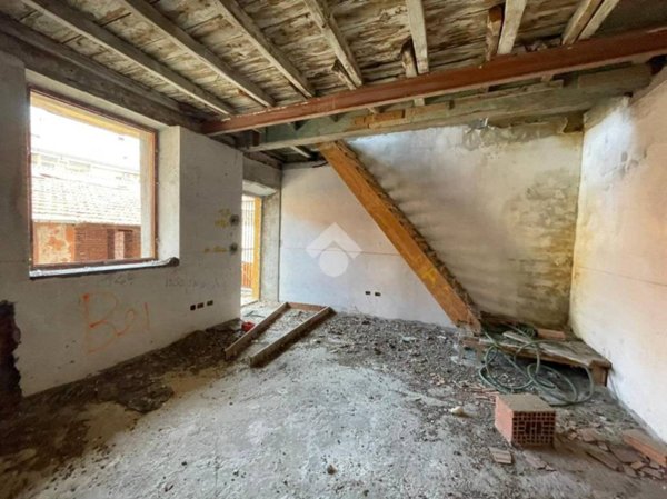 casa indipendente in vendita a Trecate