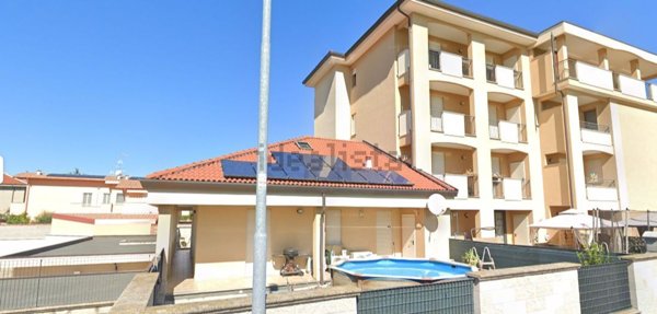 casa indipendente in vendita a Trecate