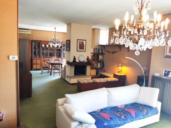 casa indipendente in vendita a Trecate