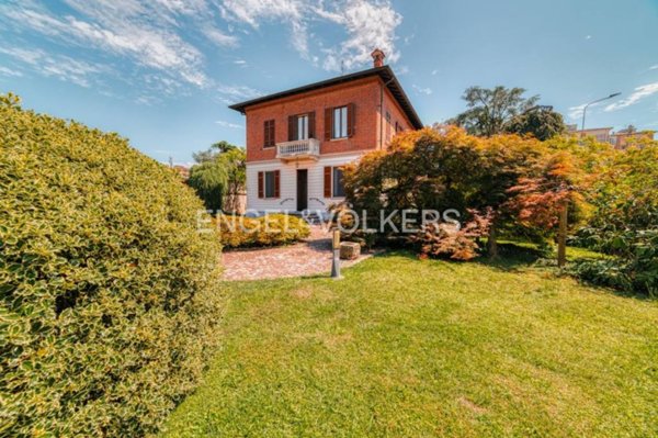 casa indipendente in vendita a Trecate