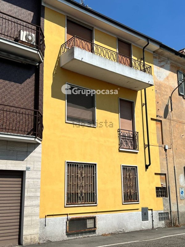 casa indipendente in vendita a Trecate