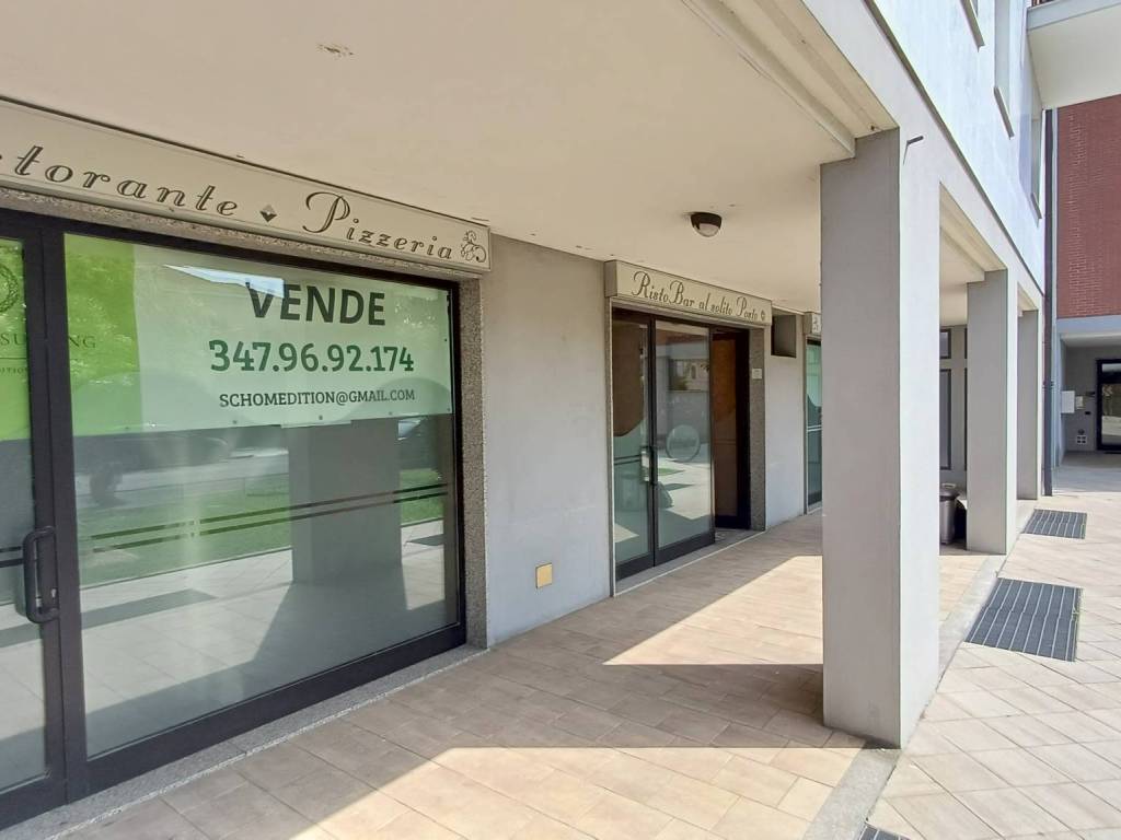 negozio in vendita a Trecate