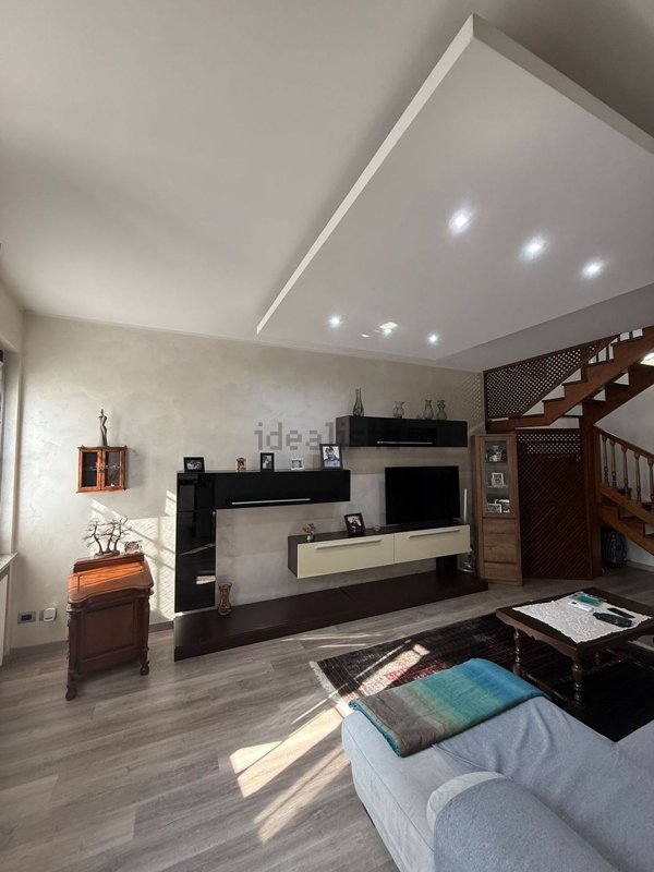 casa indipendente in vendita a Trecate