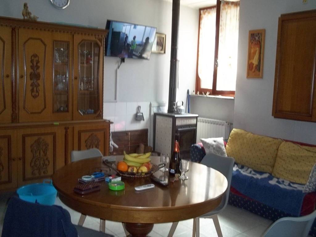 casa indipendente in vendita a Trecate