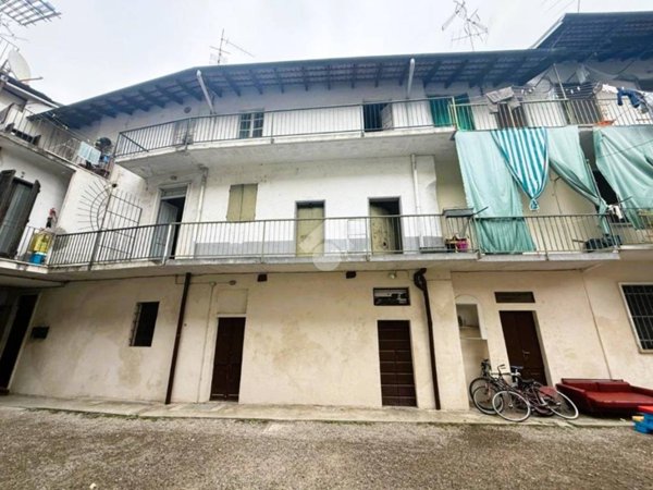 casa indipendente in vendita a Trecate