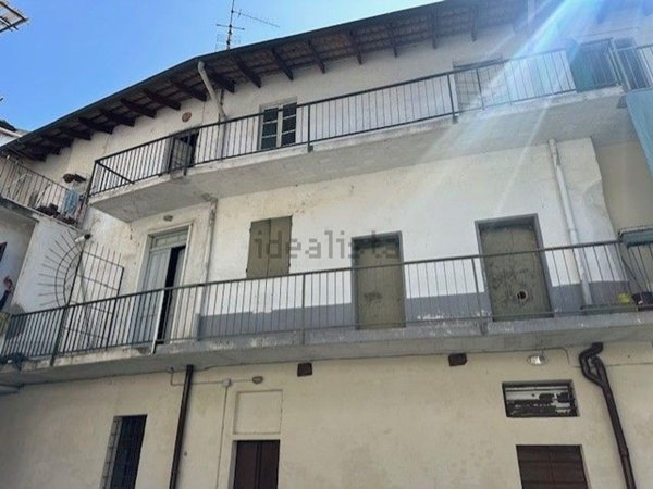 casa indipendente in vendita a Trecate