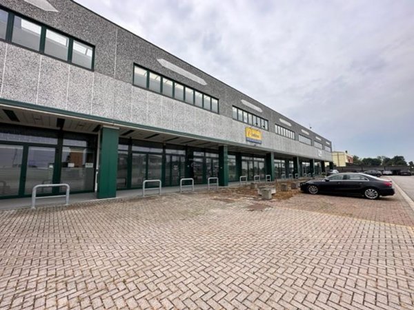 ufficio in vendita a Trecate
