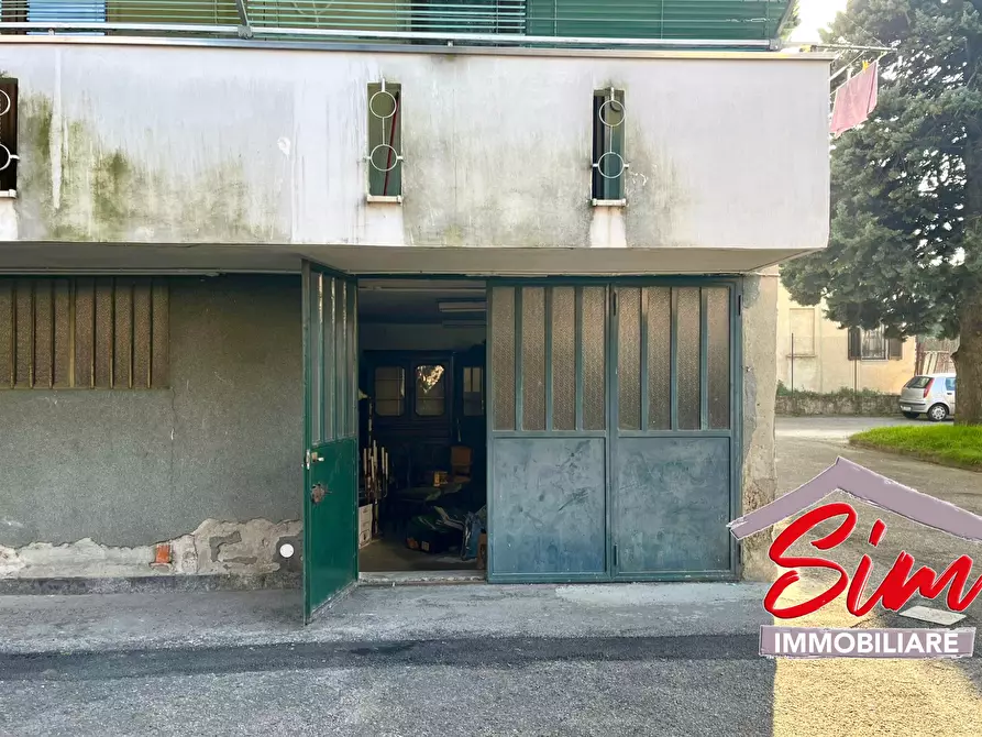 casa indipendente in vendita a Trecate
