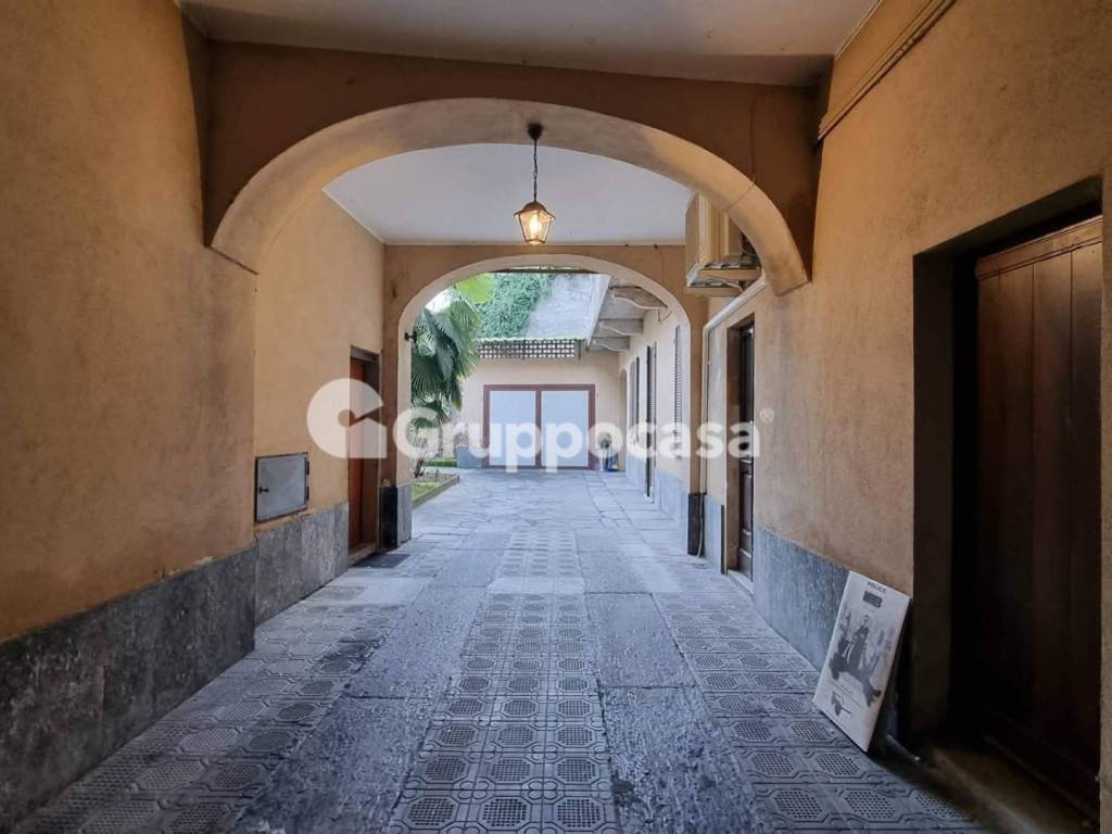 casa indipendente in vendita a Trecate