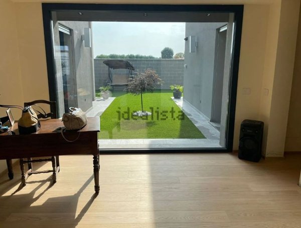 casa indipendente in vendita a Trecate