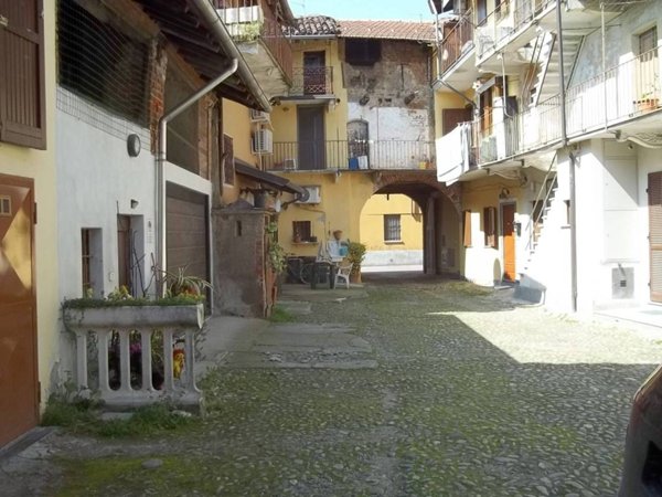 casa indipendente in vendita a Trecate