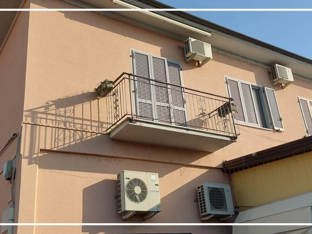 negozio in vendita a Trecate