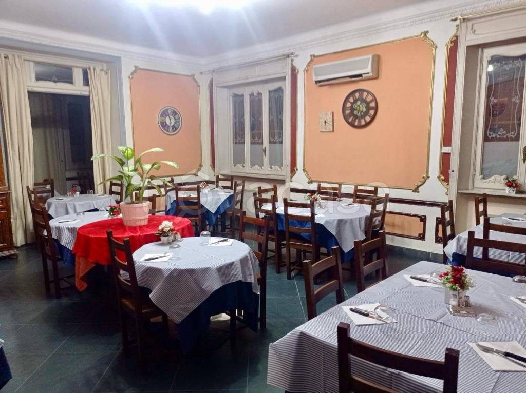 negozio in vendita a Trecate