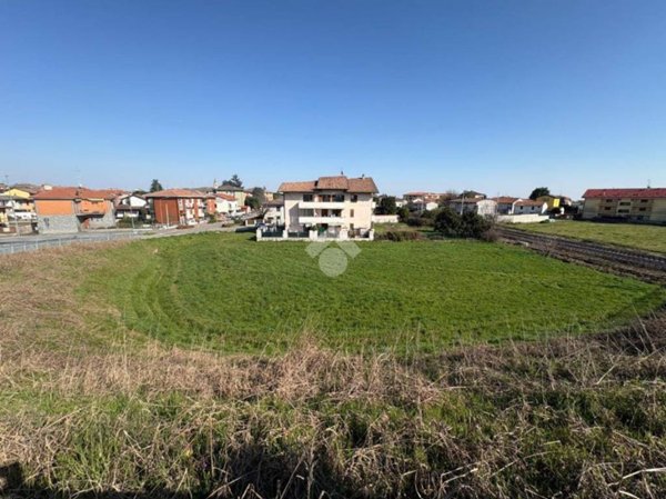 terreno edificabile in vendita a Trecate