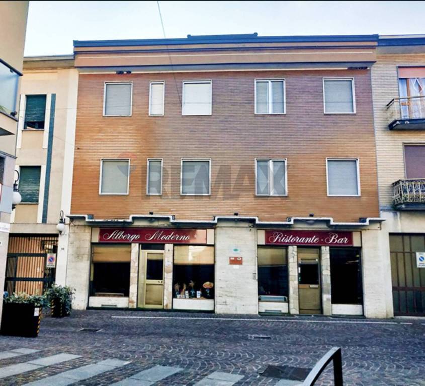 negozio in vendita a Trecate in zona San Martino