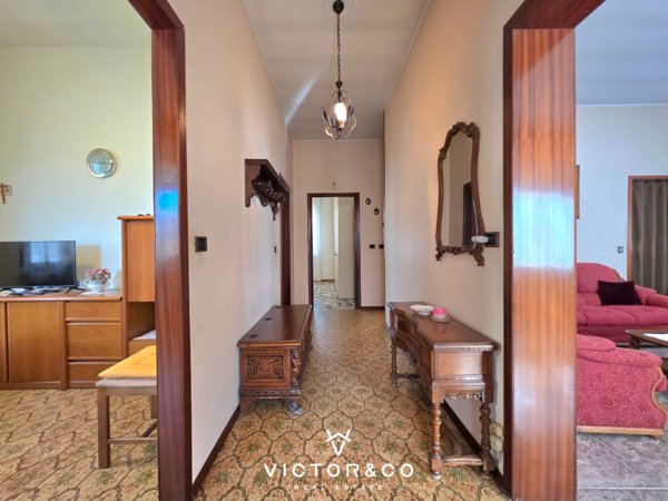 casa indipendente in vendita a Trecate