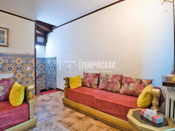 casa indipendente in vendita a Trecate