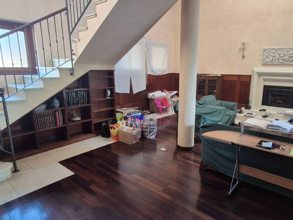 casa indipendente in vendita a Trecate