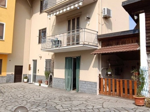 casa indipendente in vendita a Trecate